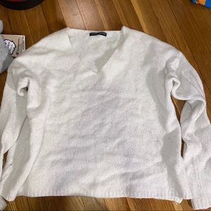 BRANDY MELVILLE SOFT SWEATER